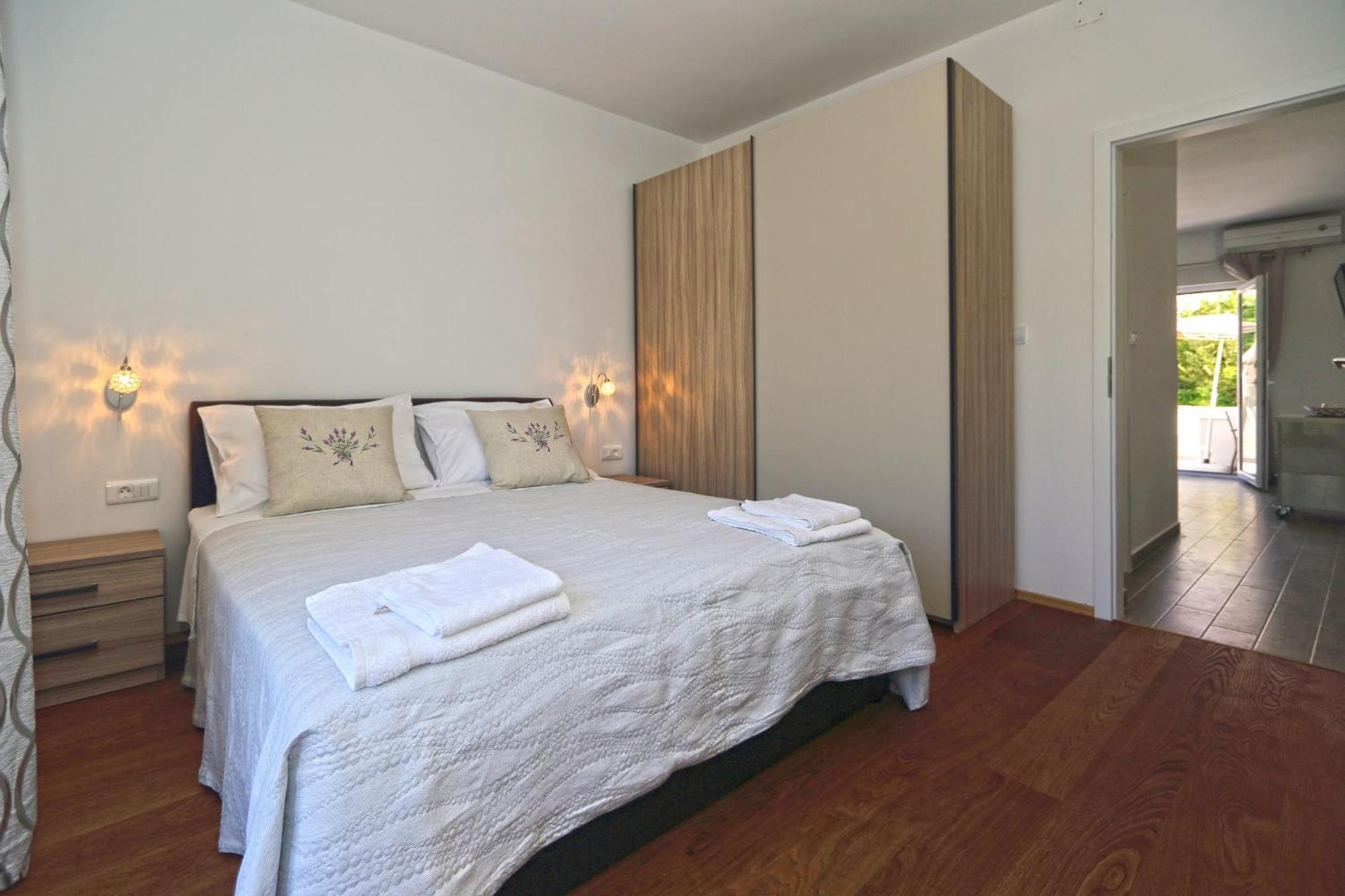 Apartments Grgo Хвар Екстер'єр фото